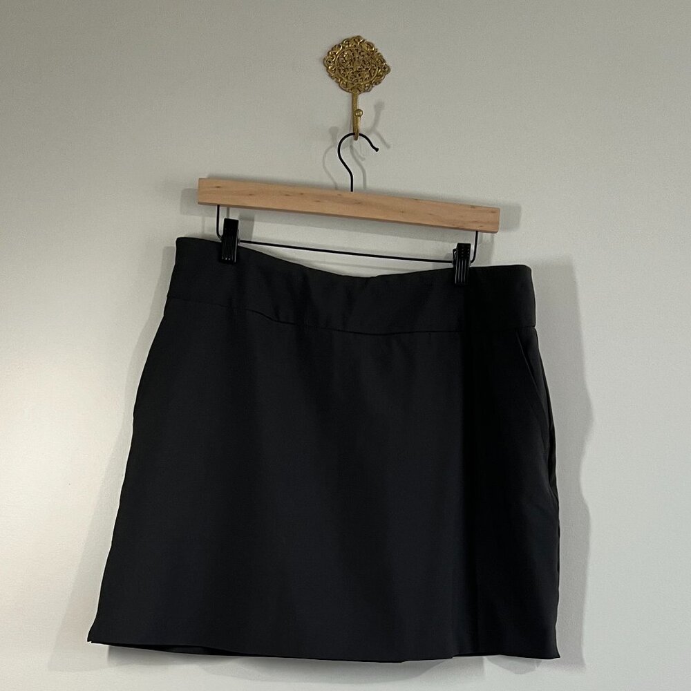 Tail Golf Skort Size 14 Black Athletic Skirt Built-In Shorts Pockets